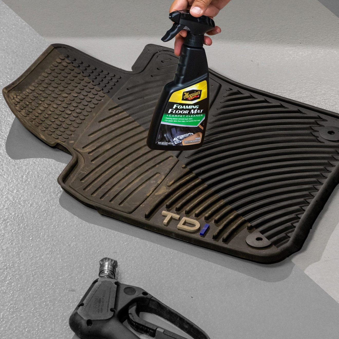 Meguiar's Foaming Floormat and Carpet Cleaner 437ml