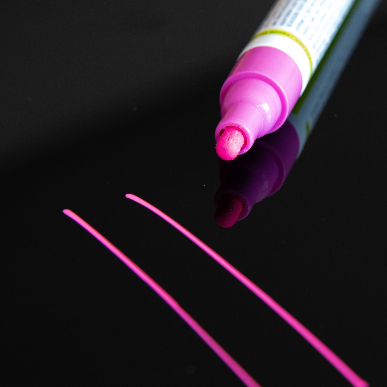Markierungsstift neon-rosa 1.5mm für Lackarbeiten