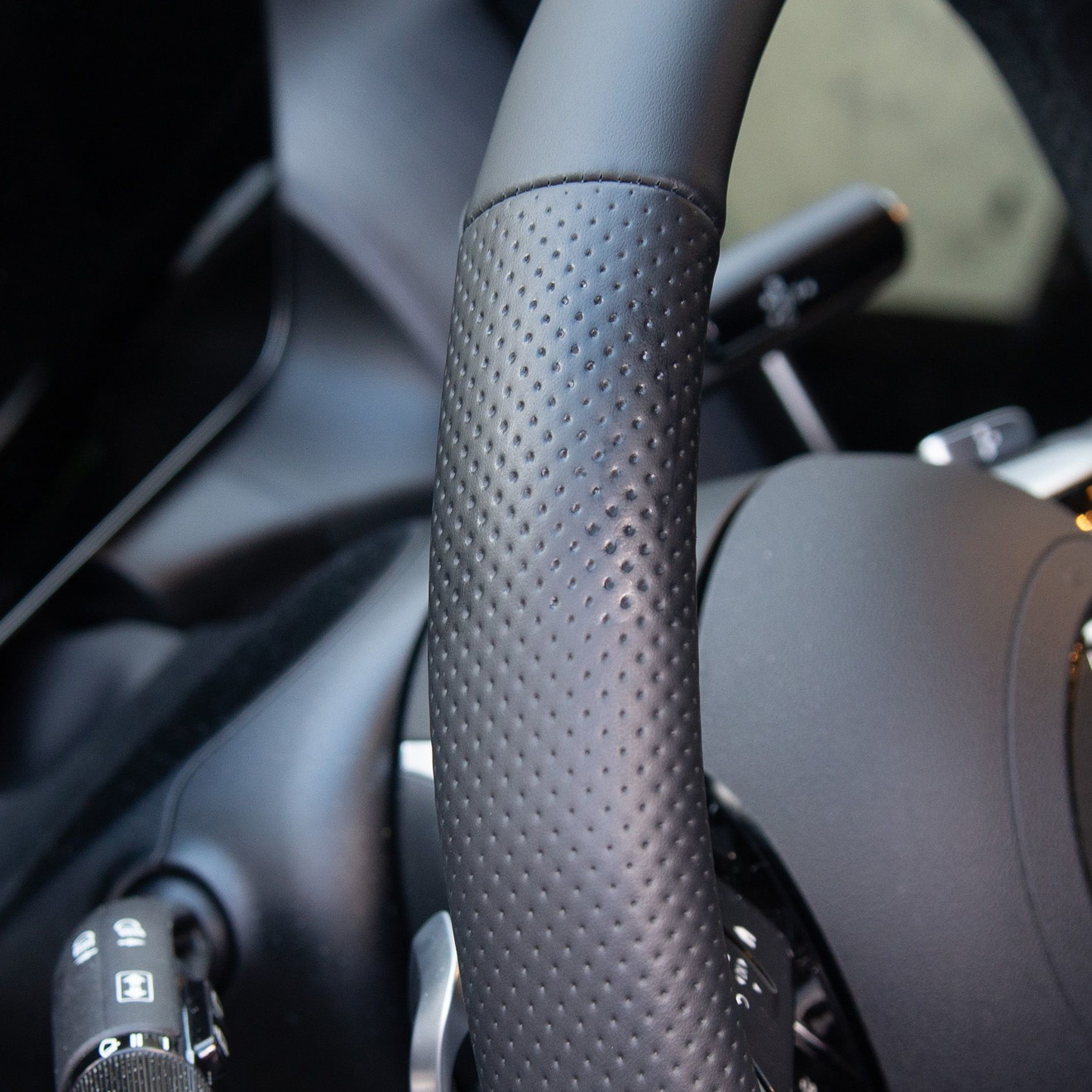 Alcantara Premium Reinigungs-Set Racetex Dinamica mit Scrub Pad + Tuch