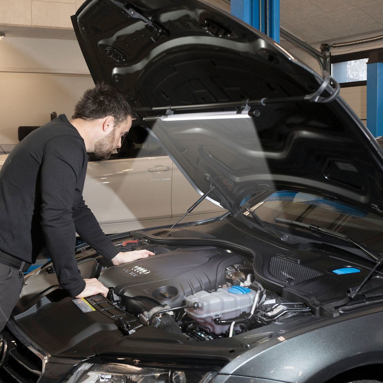 Scangrip Line Light Bonnet C+R Innenraum- und Motorleuchte